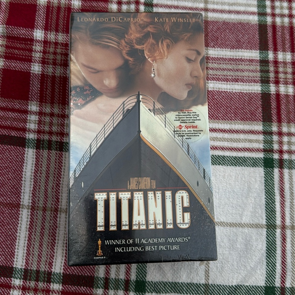 SEALED IN PLASTIC Vintage 90s 1998 Paramount Titanic Movie Film VHS Tape